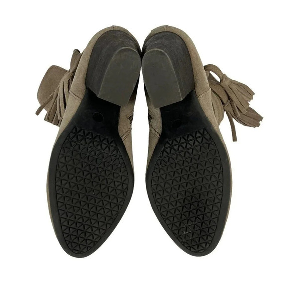 Very Volatile Suede Leather Zip Boots Womens US Size 7 Tassels 3.5" Heel Beige - Picture 9 of 9